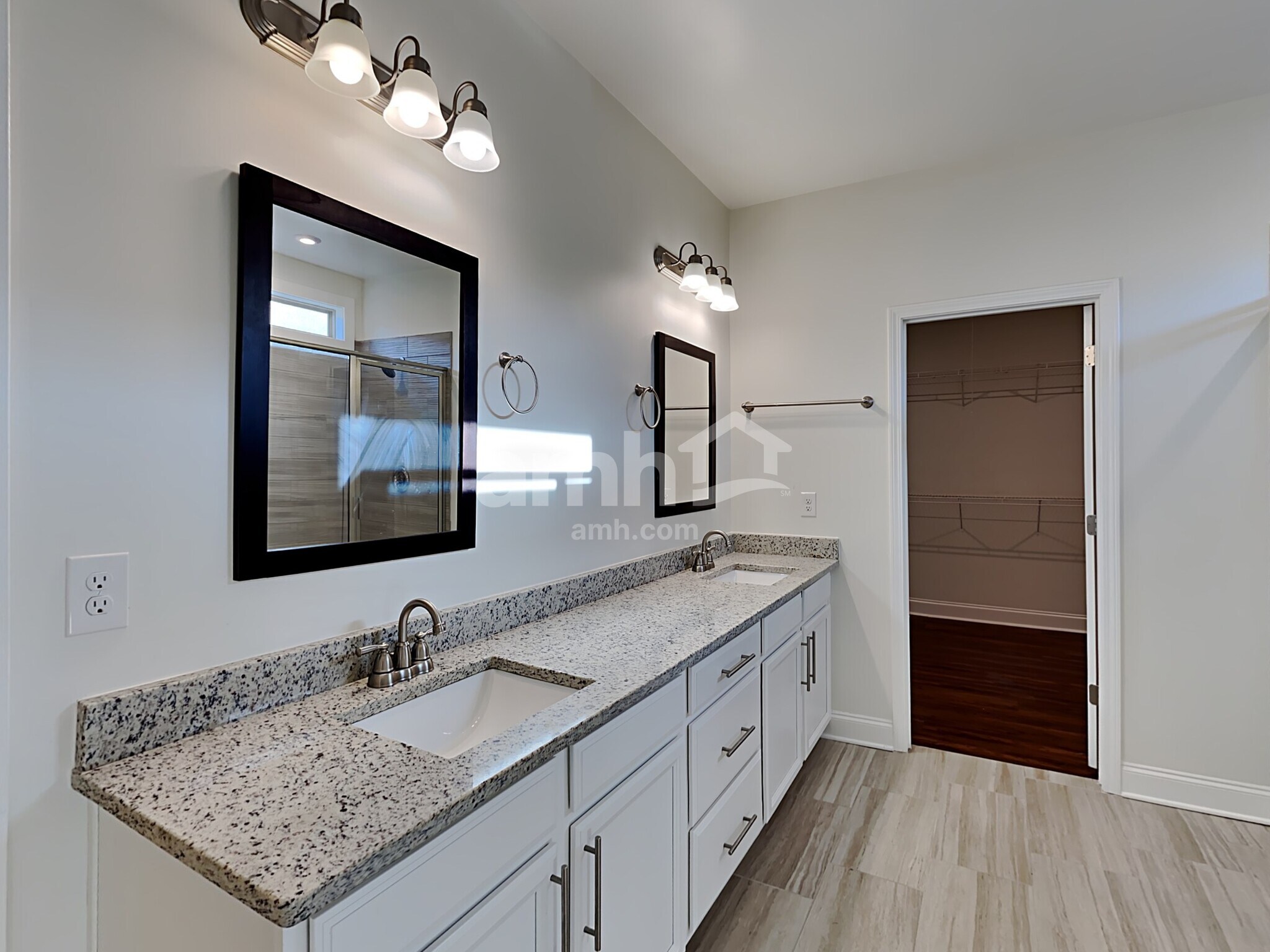 Building Photo - 5935 Hart Way