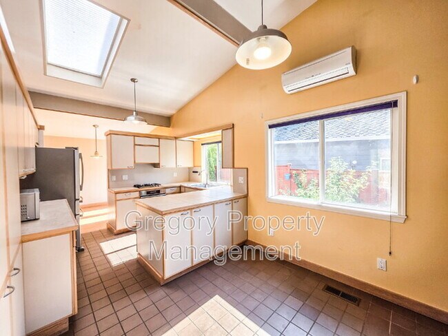 Building Photo - 11757 NE 143rd St