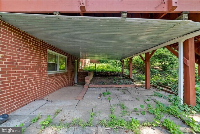 Building Photo - 3035 Hazelton St