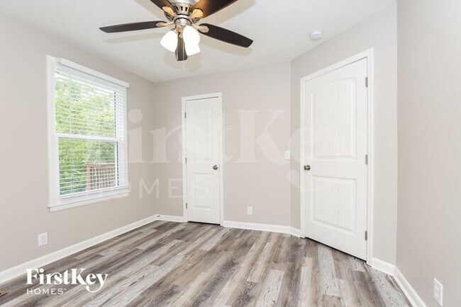 Building Photo - 704 Berkshire Dr