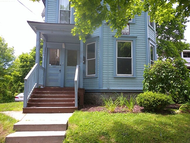 Building Photo - 418 Cherry St