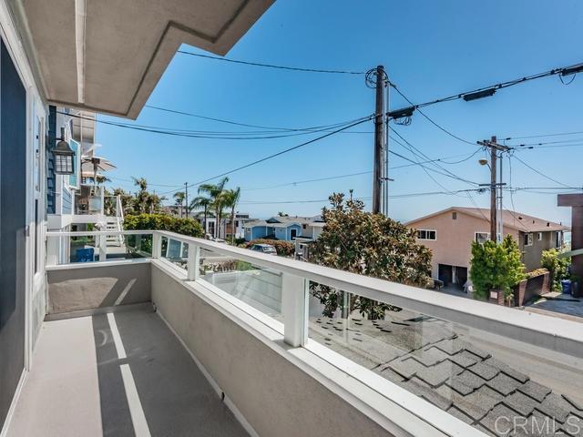 Building Photo - 2063 Cambridge Ave