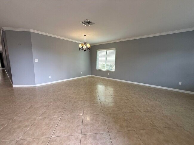 Building Photo - 5574 43rd Ct