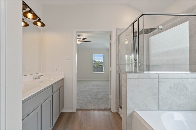 Building Photo - 323 Jewett Meadow Dr