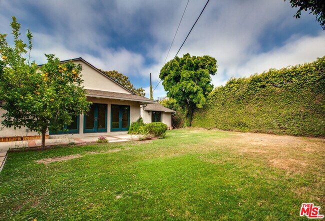 Building Photo - 3363 Colbert Ave