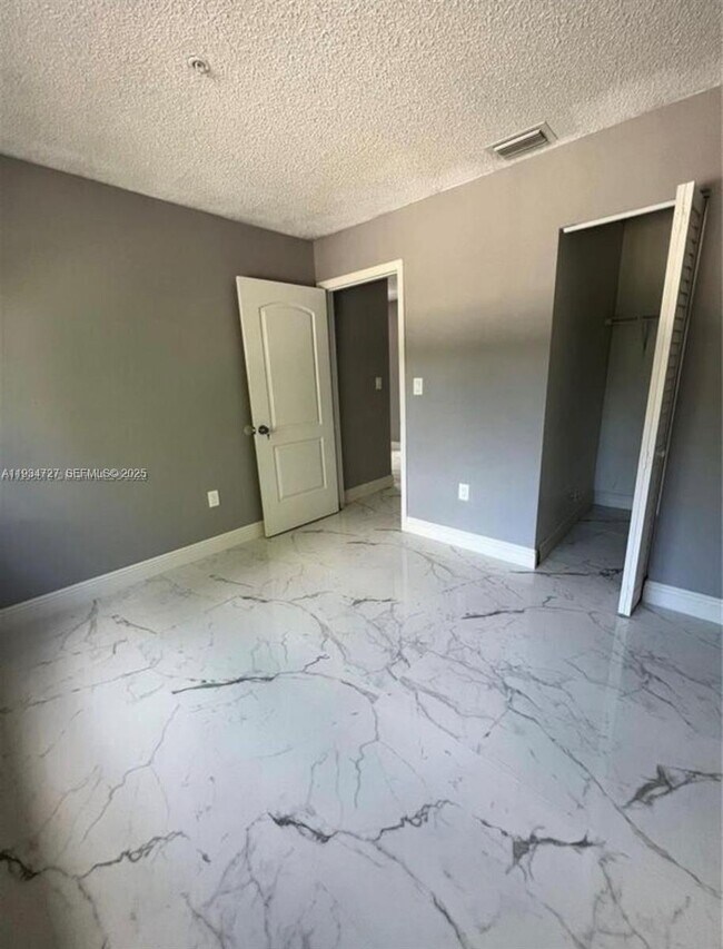 Building Photo - 511 NW 82nd Ave