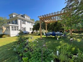 Building Photo - 38 Ocean House Rd