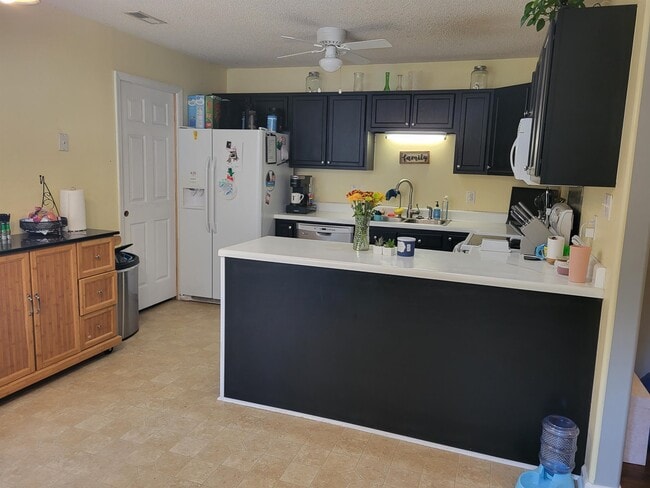 Building Photo - 124 Villa Park Dr