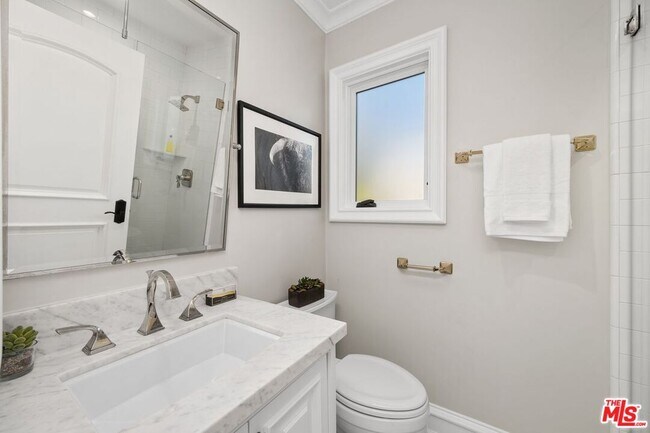 Building Photo - 514 Walden Dr