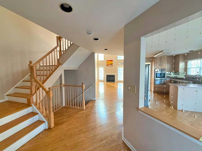 Building Photo - 991 Sweetflower Dr
