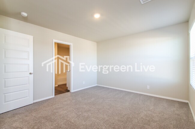 Building Photo - 1100 W Lawton Rd