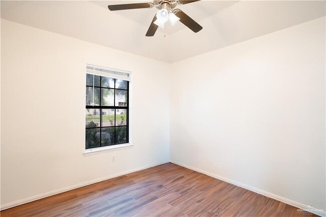 Building Photo - 2702 Blue Jay St