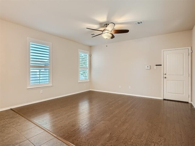 Building Photo - 819 Palo Duro Dr