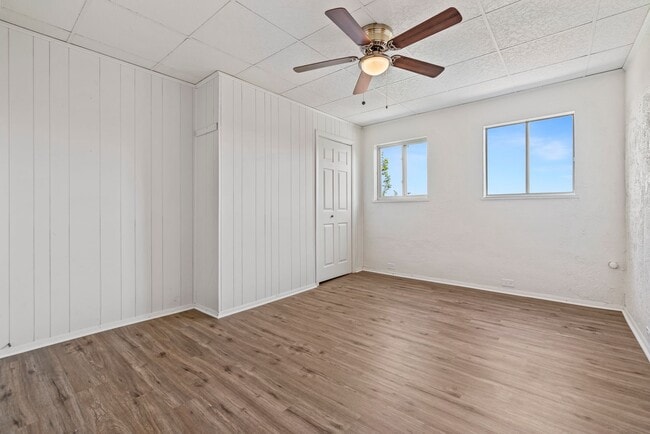 Building Photo - 4 bed 1 bath - all updated, central air, laundry