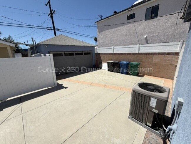 Building Photo - 2287 Belmont Ave