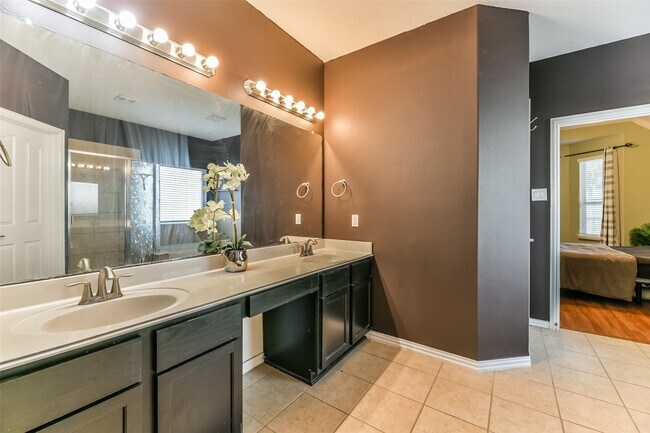 Building Photo - 2889 Flower Creek Ln