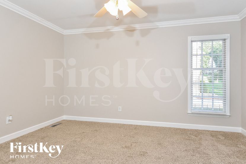 Building Photo - 205 Worthland Ct