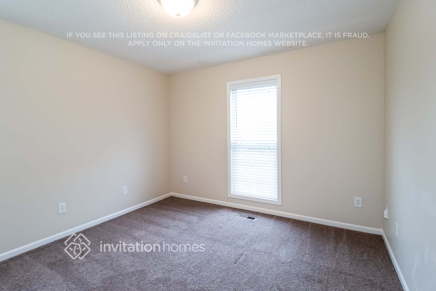 Building Photo - 400 Bennington Dr