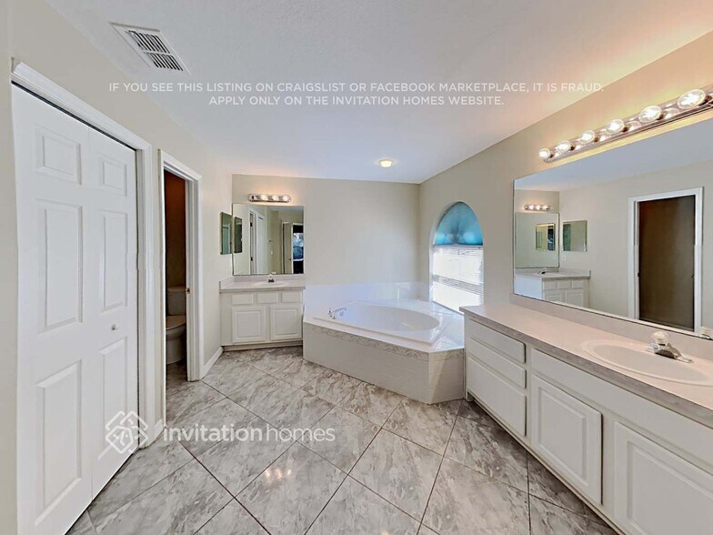 Building Photo - 14816 Pine Cone Trail