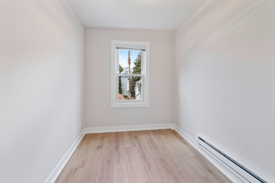 Building Photo - 5002 W Gunnison St
