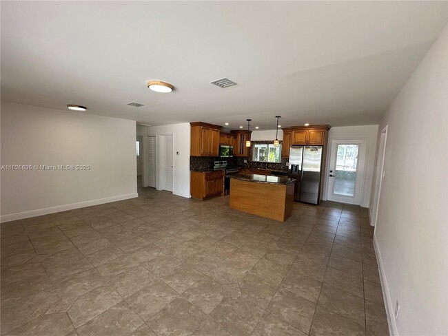 Building Photo - 4830 SW 41st Ave