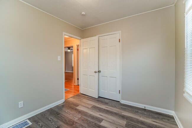 Building Photo - 494 Eldon Ave