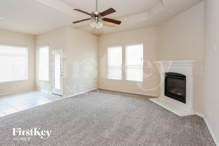 Building Photo - 921 Lake Cypress Ln