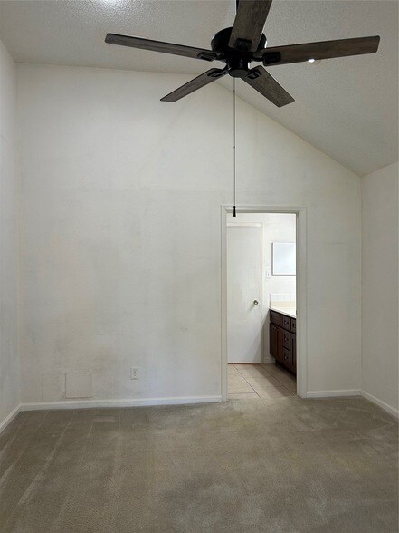 Building Photo - 30443 Arborg Dr