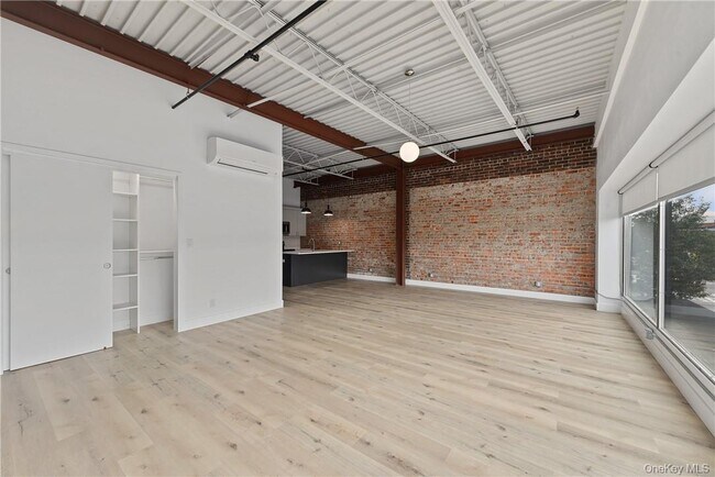 Building Photo - 189 N Main St