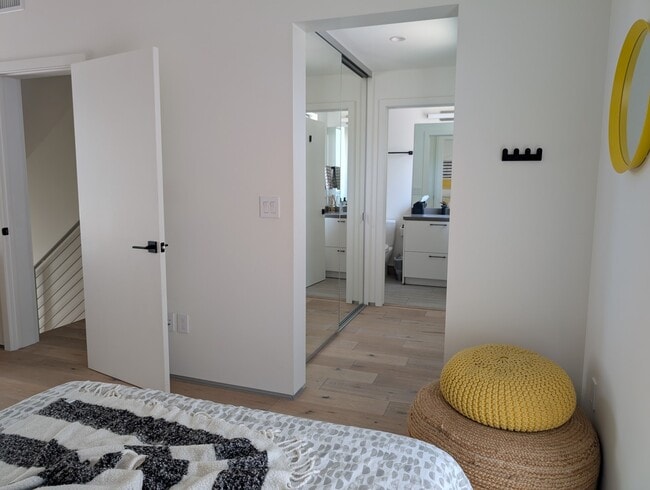 Building Photo - 800 Chestnut Ave