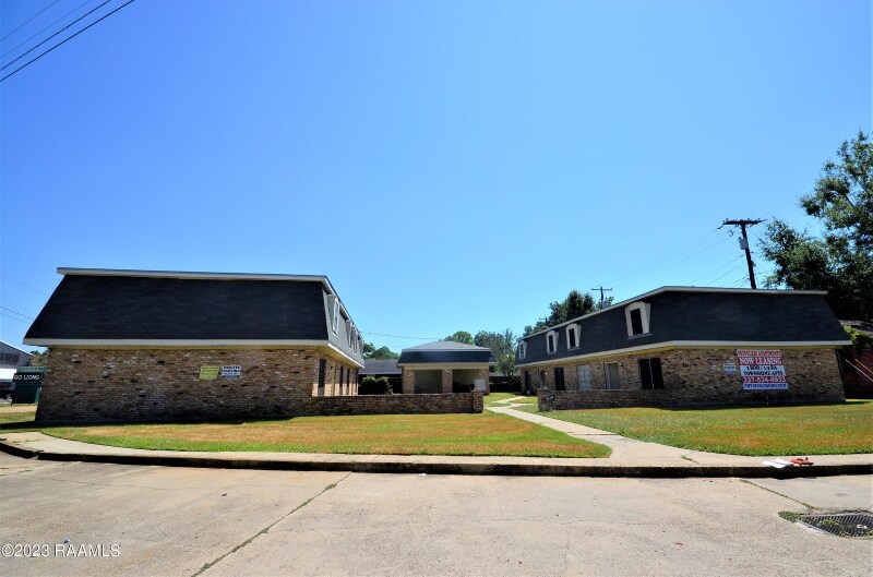 Building Photo - 2610 NE Evangeline Thruway