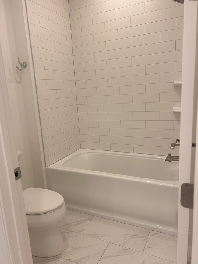 Building Photo - 14 Conifer Ct