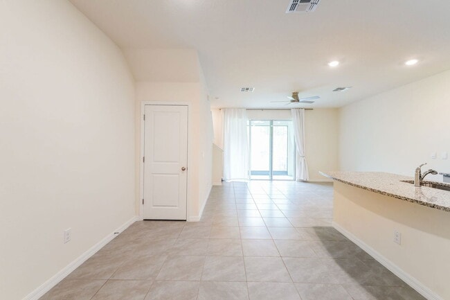 Building Photo - 11166 Crescent Deer Dr
