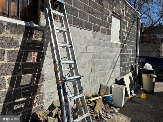 Building Photo - 1192 Yorkship Square