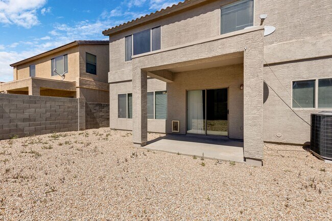 Building Photo - Large two story home in San Tan Heights!