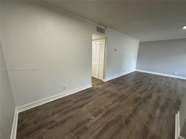 Building Photo - 1400 NE 56th St