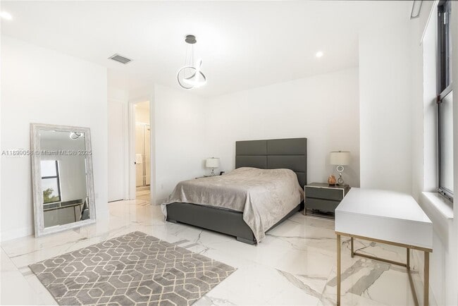 Building Photo - 17197 Teton River Rd