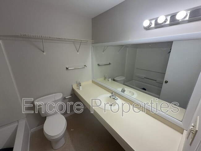 Building Photo - 5120 Lundy Dr