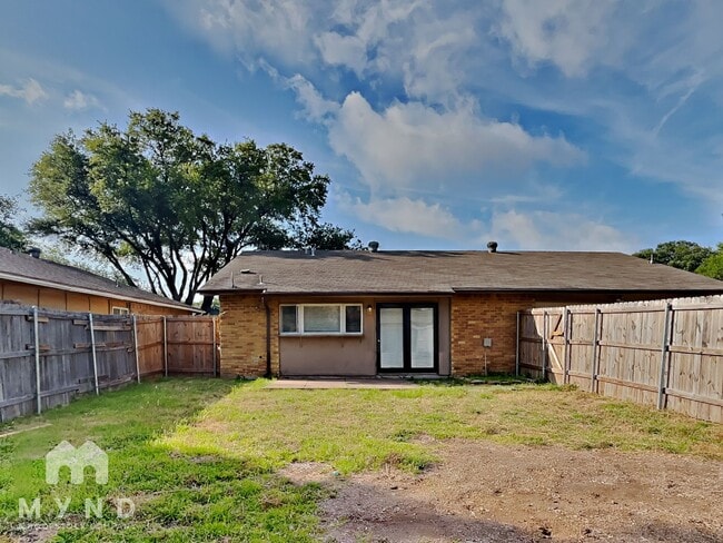 Building Photo - 5033 Amhurst Ln
