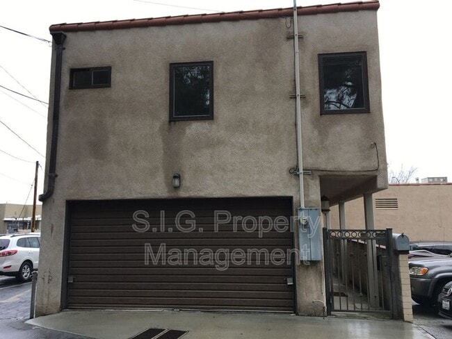 Building Photo - 1125 1/2 Foothill Blvd