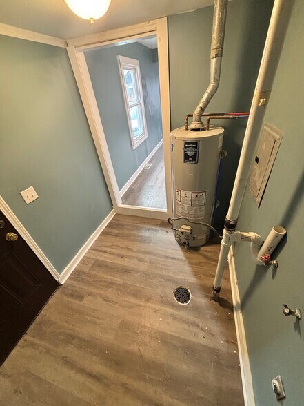 Building Photo - 1639 Dixdale Ave