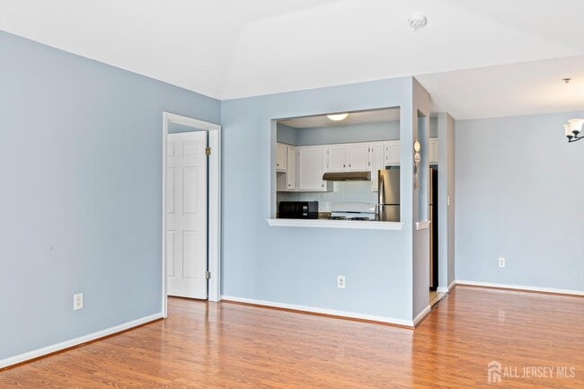 Building Photo - 734 Waterford Dr