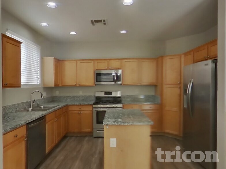 Building Photo - 705 Irish Mittens Ct