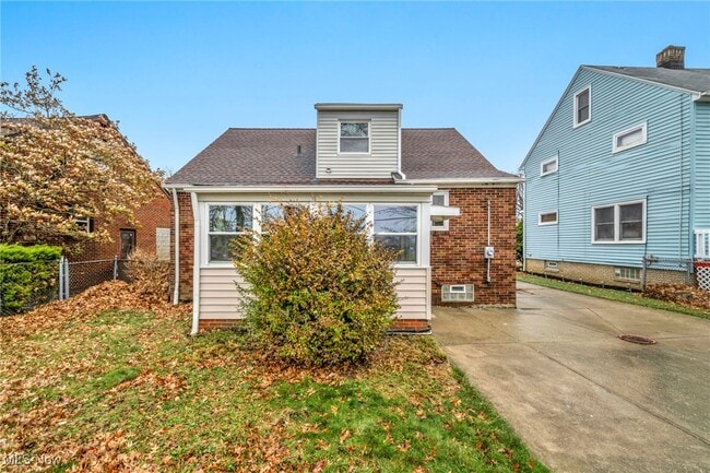 Building Photo - 766 E 232nd St