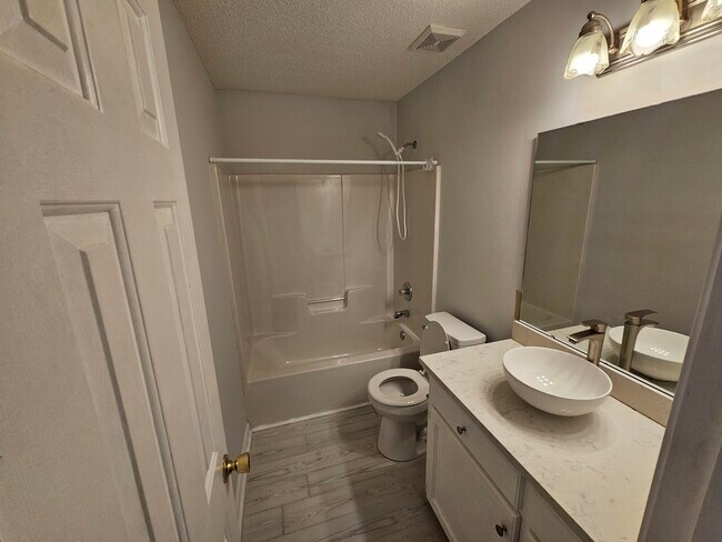Building Photo - 219 Plantation Pointe Dr