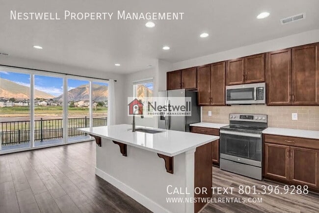 Building Photo - 1836 N Willet Dr