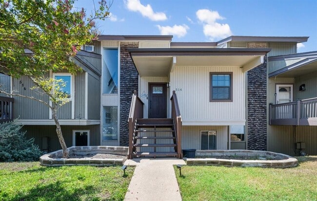 Building Photo - 514 Demarett Dr