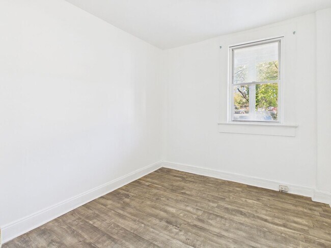 Building Photo - 2508 North Ave