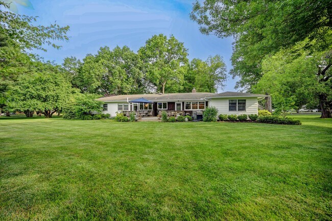 Building Photo - 117 Elm Ln