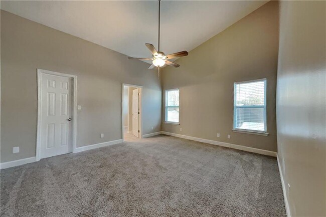 Building Photo - 1210 Port Royal Ct